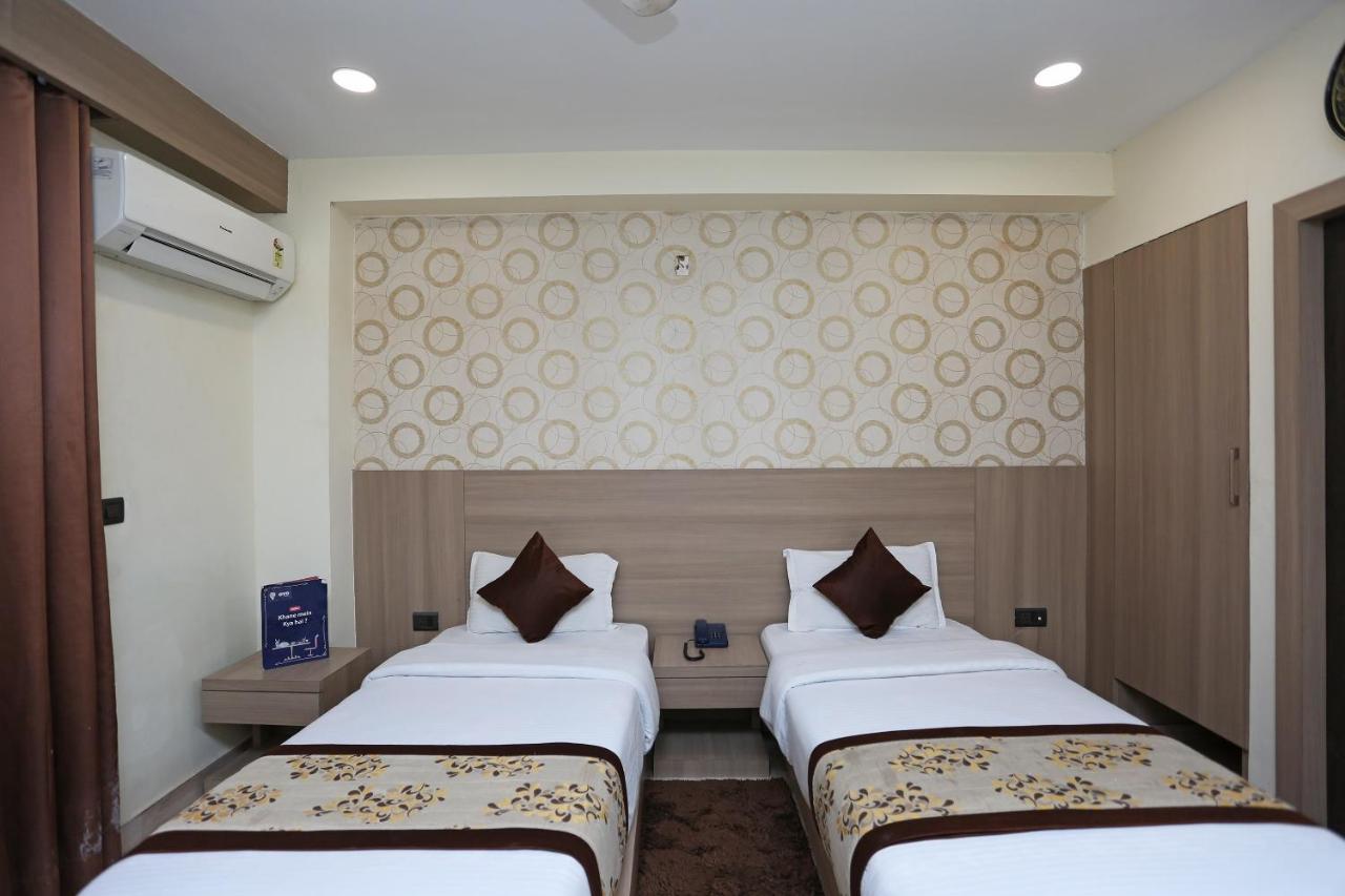 Capital O 5663 Gs Inn Chinhat Экстерьер фото
