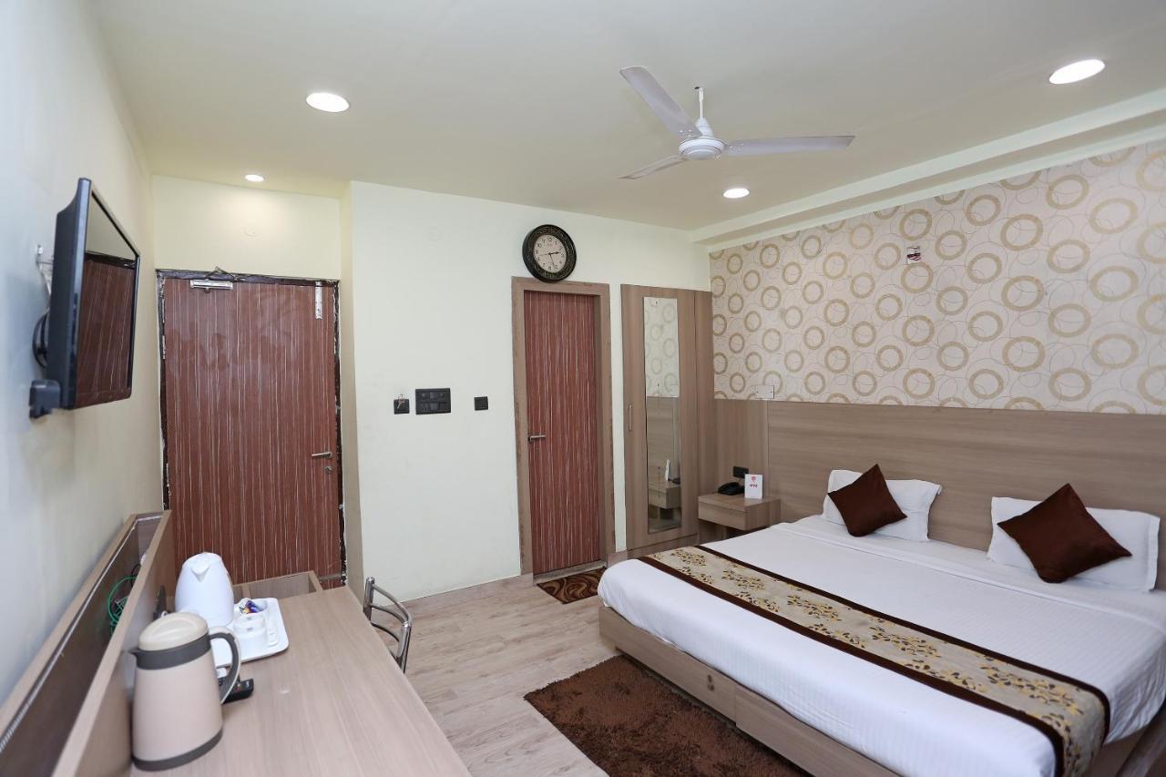 Capital O 5663 Gs Inn Chinhat Экстерьер фото