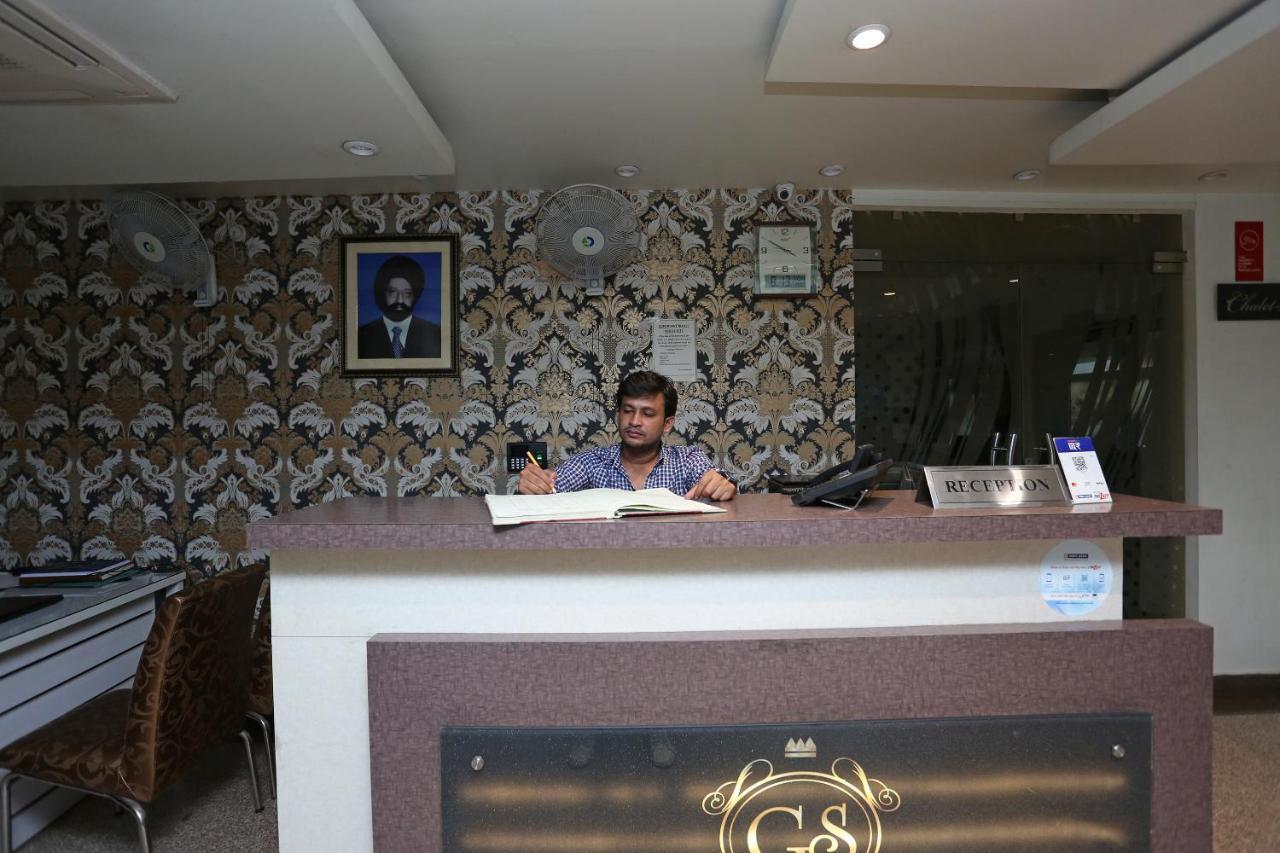 Capital O 5663 Gs Inn Chinhat Экстерьер фото