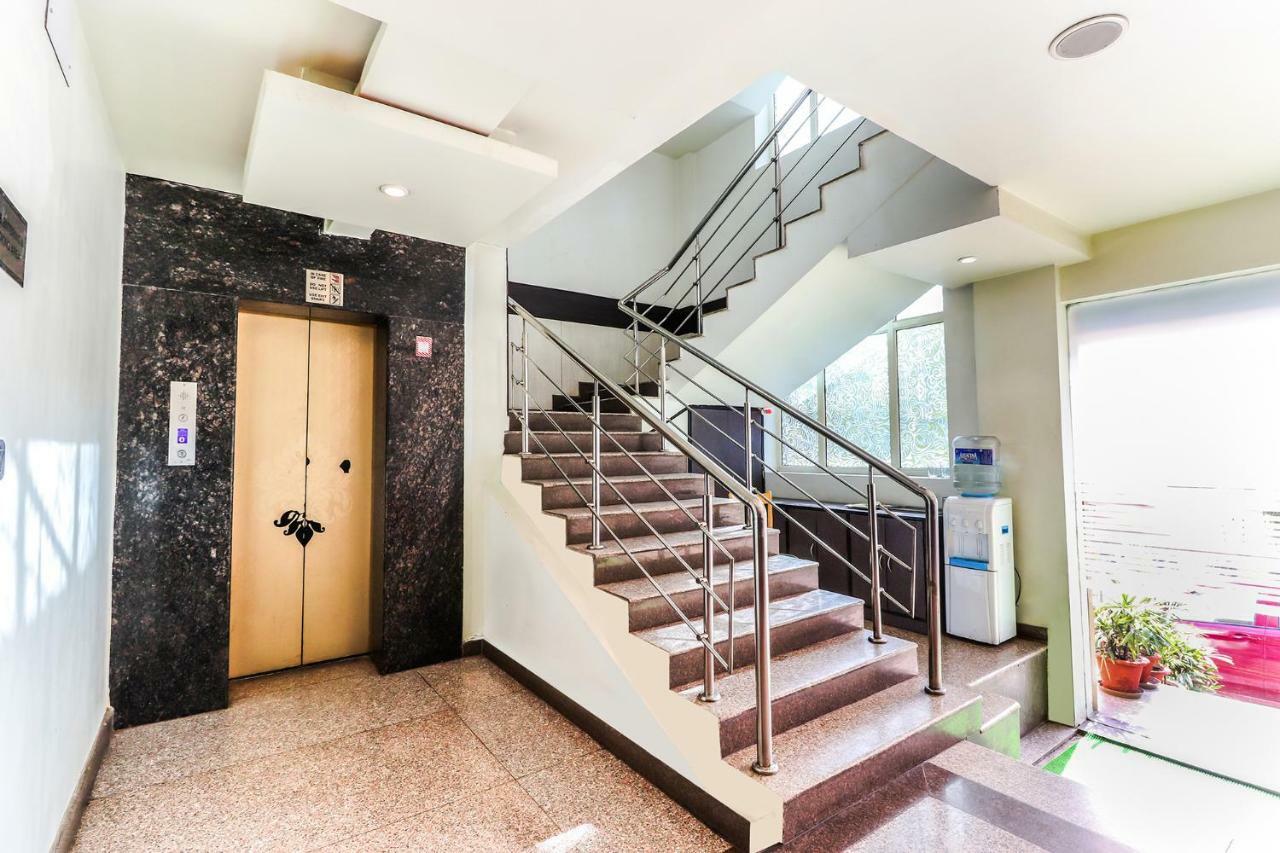 Capital O 5663 Gs Inn Chinhat Экстерьер фото