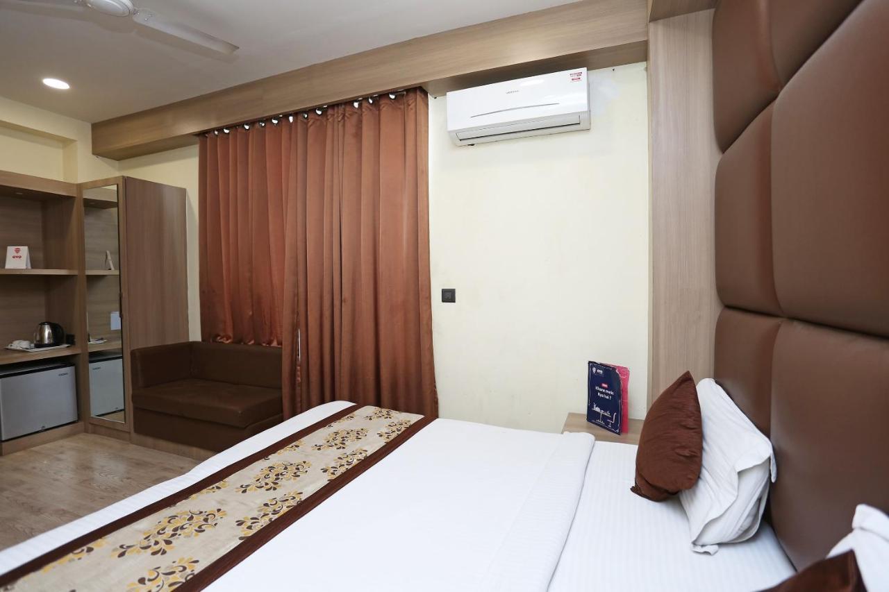 Capital O 5663 Gs Inn Chinhat Экстерьер фото